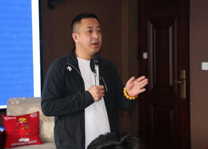 韩玉龙老师讲话.jpg
